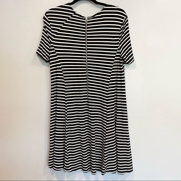 Abercrombie & Fitch Black & White Striped Swing Dress Medium Loose Fit Casual - Picture 2 of 7